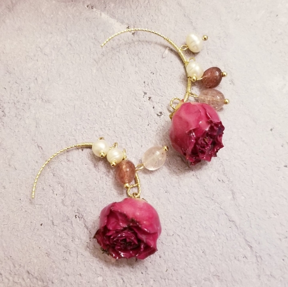 Gold Plated Eternal Flower Natural Freshwater Pearls Earrings - Picture 4 of 15